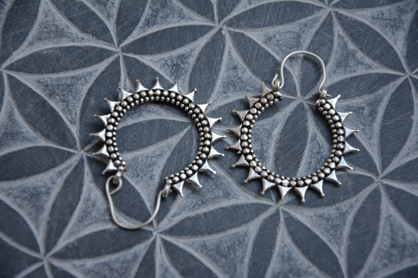 Indische Hängeohrringe "KIRANA" | Sonne